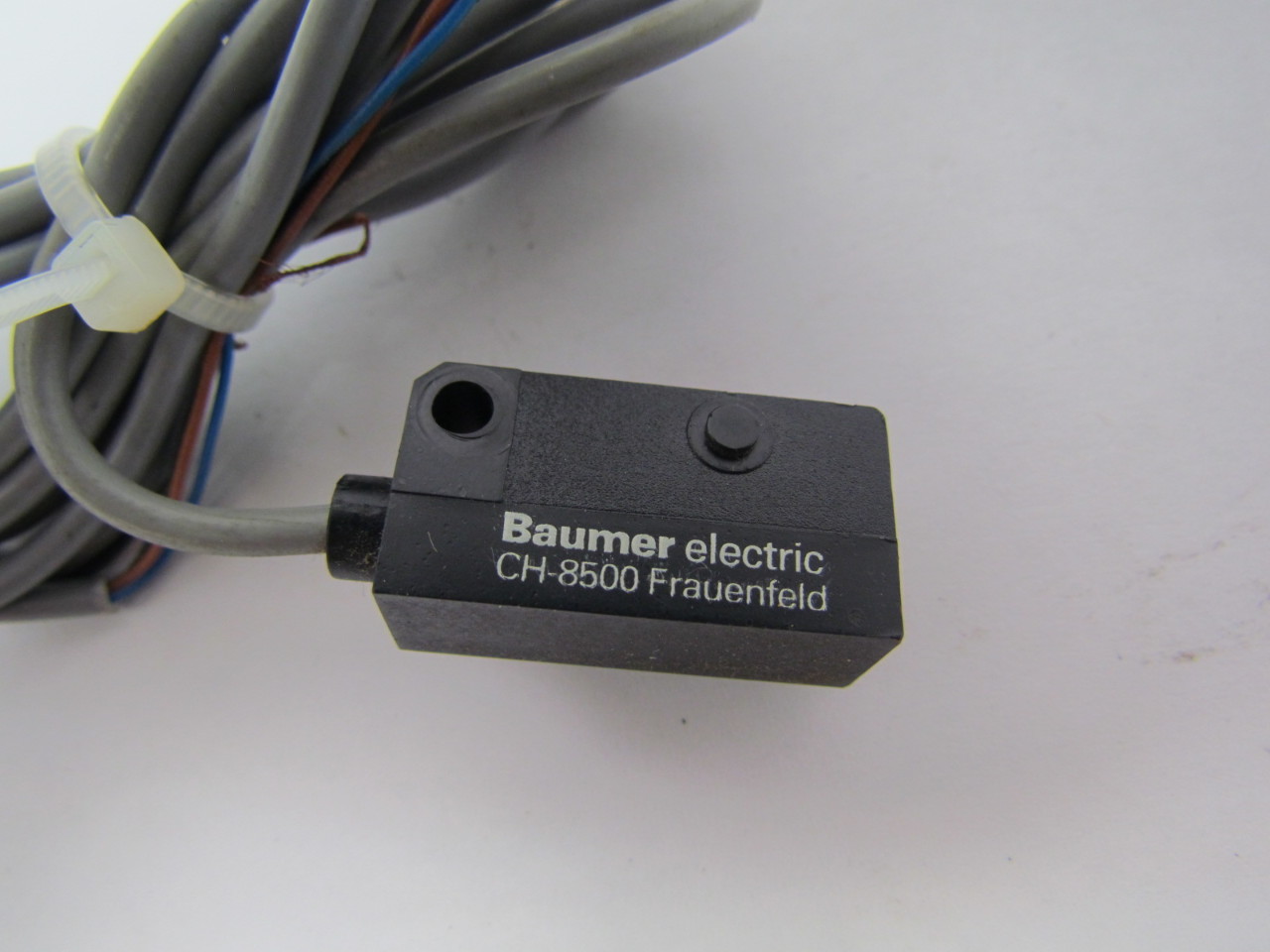 Baumer Electric CH-8500 Photo Sensors Frauenfeld 10P1101 Lot of 2
