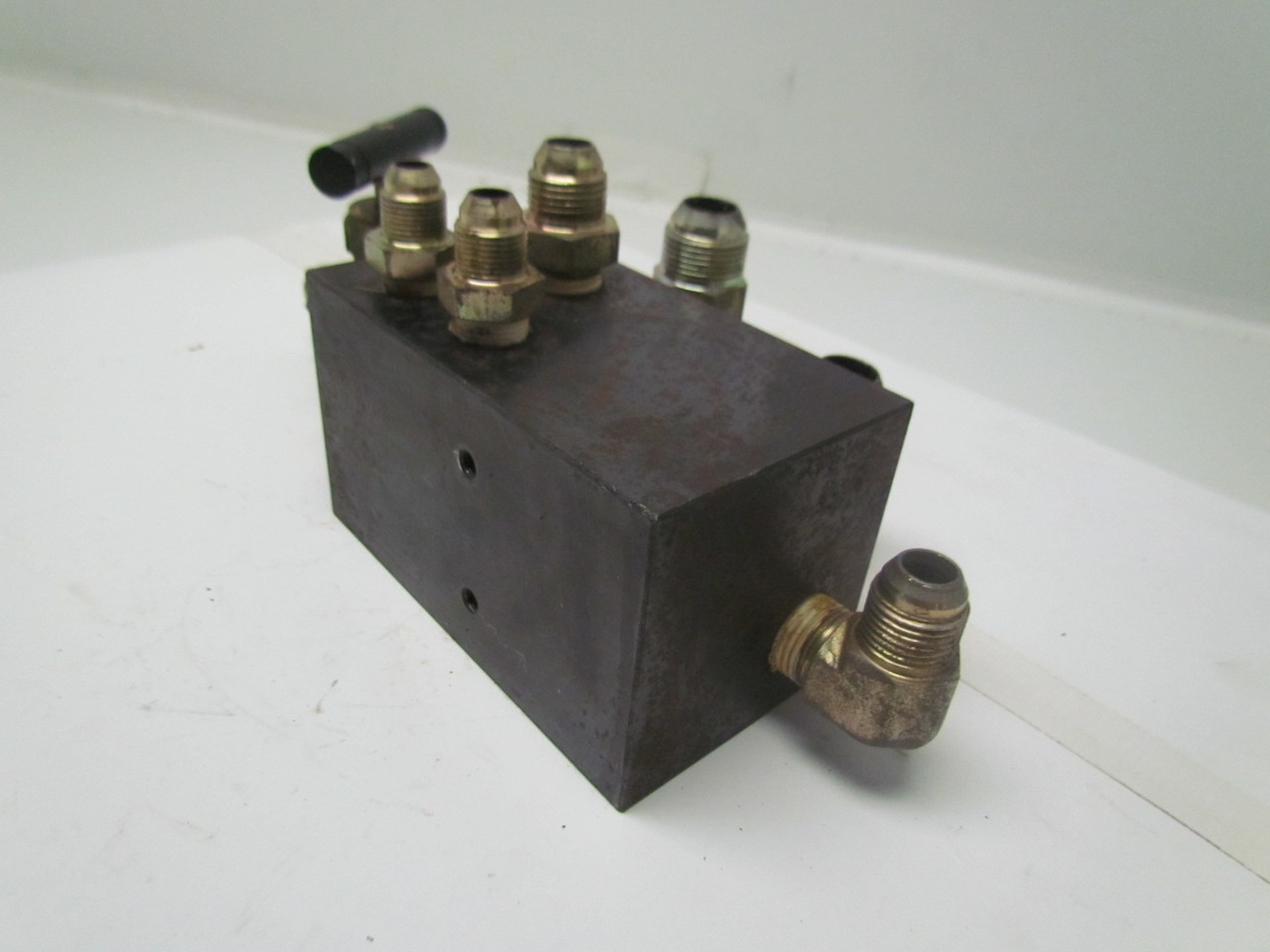 Hyundai HIT15S Hydraulic Manifold Distribution Block W/Fittings eBay