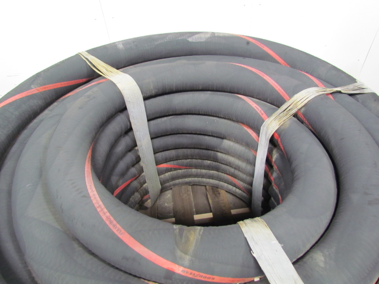 Goodyear 150 Flex 5"x400ft Black Flexwing Petroleum Hose 150psi eBay
