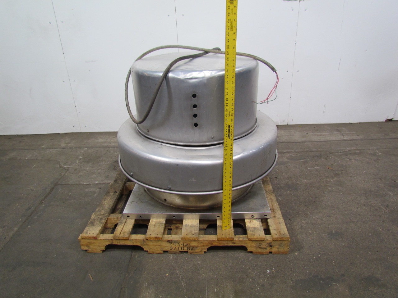 Greenheck GB240LHDXQD Roof Exhaust Fan Down Blast 24" Wheel Backward