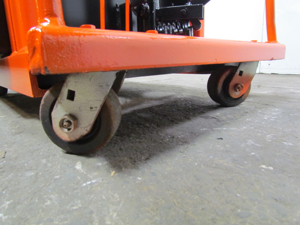 Wesco ESPL602424 Manual Hydraulic Lift Die Cart 1000 Lbs Capacity