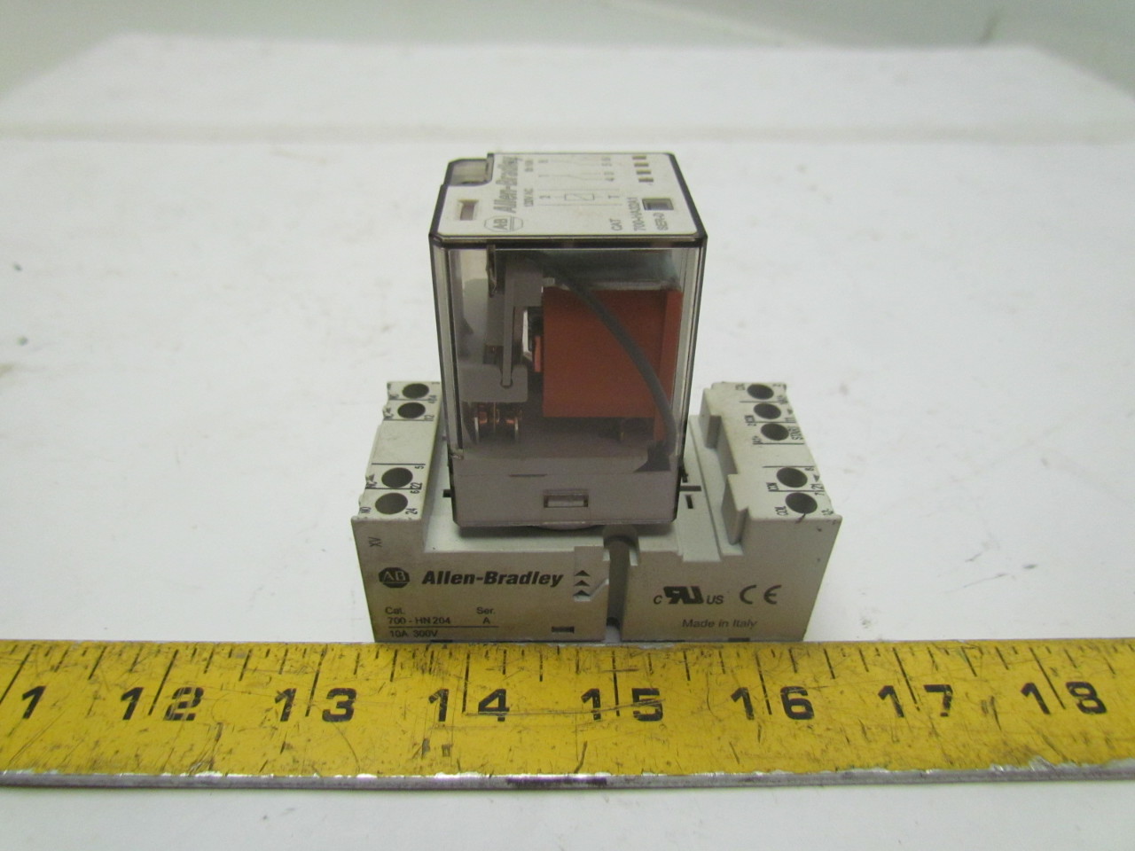 Allen Bradley Catalog 700HA32A1 Series D Relay 8pin 250VAC 10A & Base