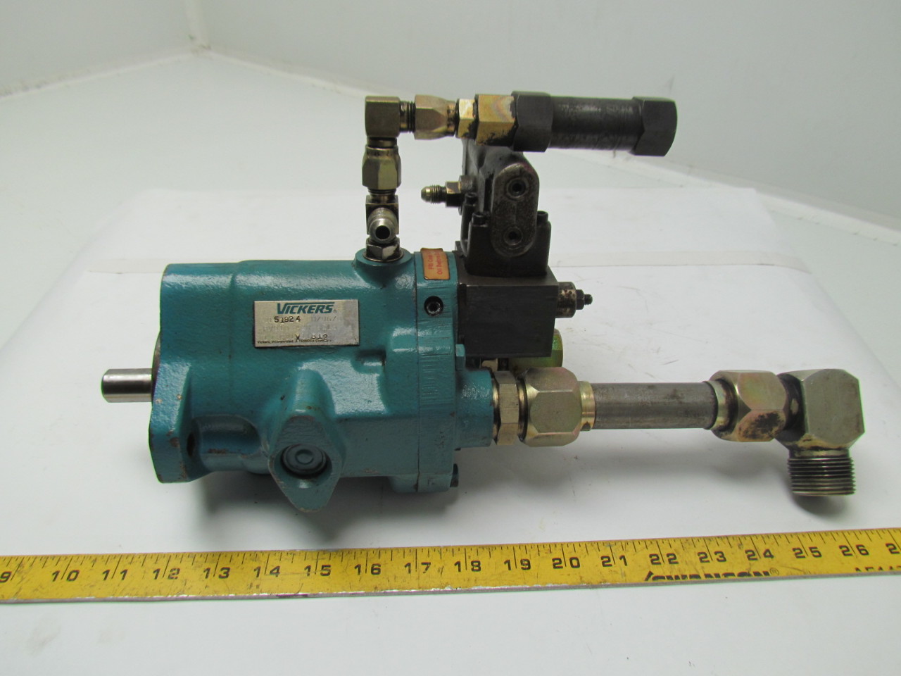 Vickers PVQ10-A2R-SE1S-10-C21V11B12 Hydraulic Pump Piston/Variable Volume