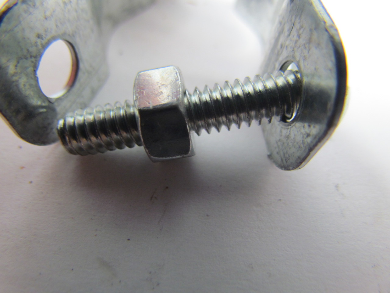 Steel City 1 Standard Conduit Hanger Galvanized Rigid EMT 3/4" W/Bolt & Nut