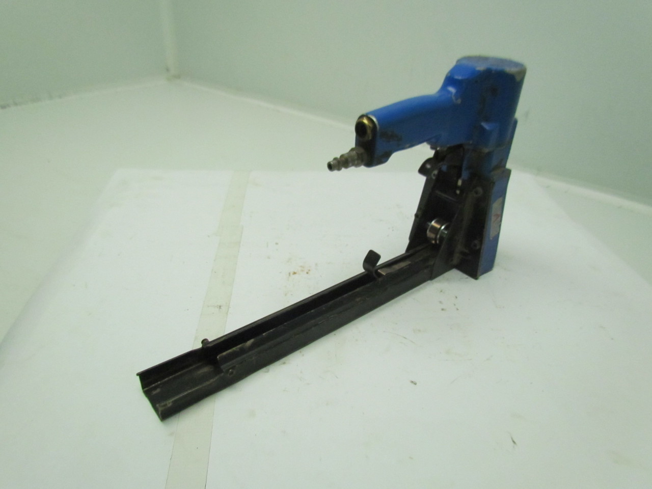 Josef Kihlberg 56115 Pneumatic Cardboard Box Stapler