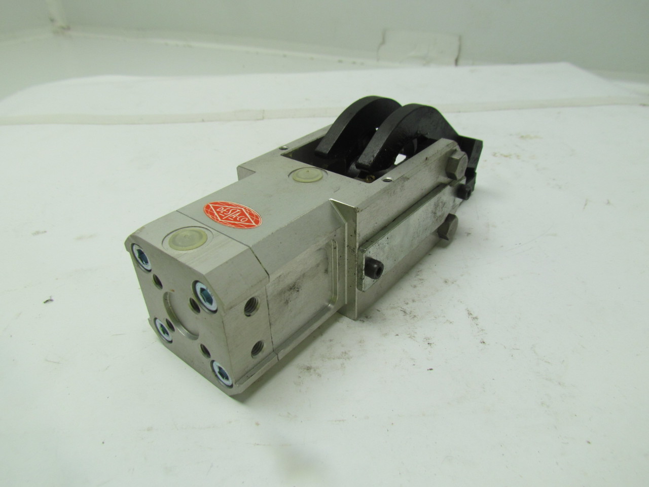 Destaco 84A3110000000 CAM Type Gripper 333Lbs Grip Force Opening Angle