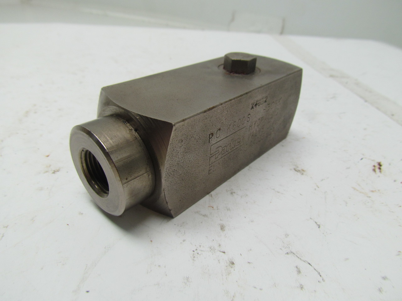 Parker PC K600S30GK Pressure compensated flow control hydraulic valve