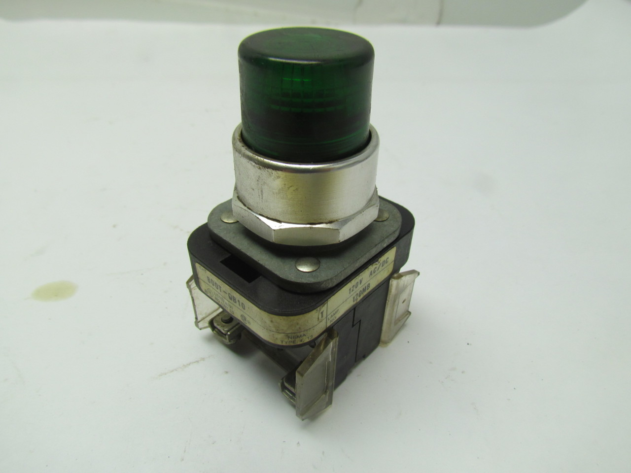 Allen Bradley 800TQB10 Illuminated momentary push button switch green