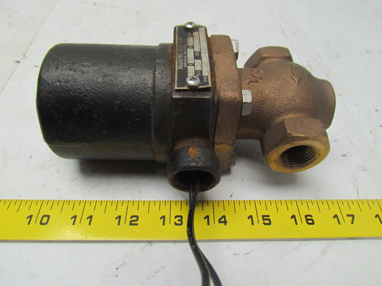 Magnatrol valve corp 14L42YZ Liquid oxygen 120v 60Hz 25w 1/2"npt ports