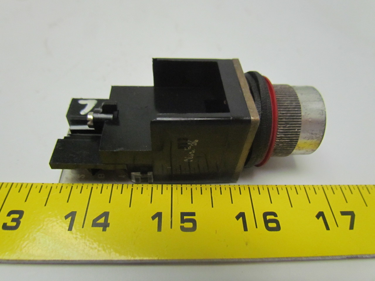 Allen Bradley 800MRA1 22.5mm momentary contact push button switch Lot