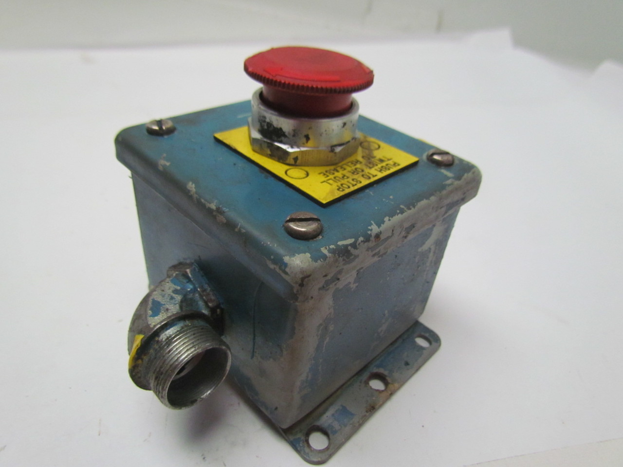 Allen Bradley 800TFX4D 2 POS pushpull/twist release emergency stop switch
