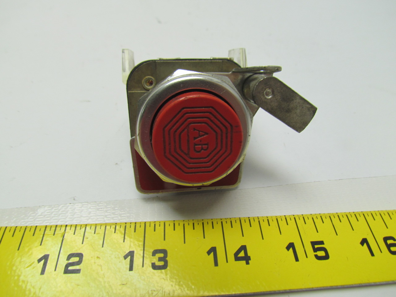 Allen Bradley 800TB6D2 Red Momentary contact 1 N.C. stop pushbutton w/lockout eBay