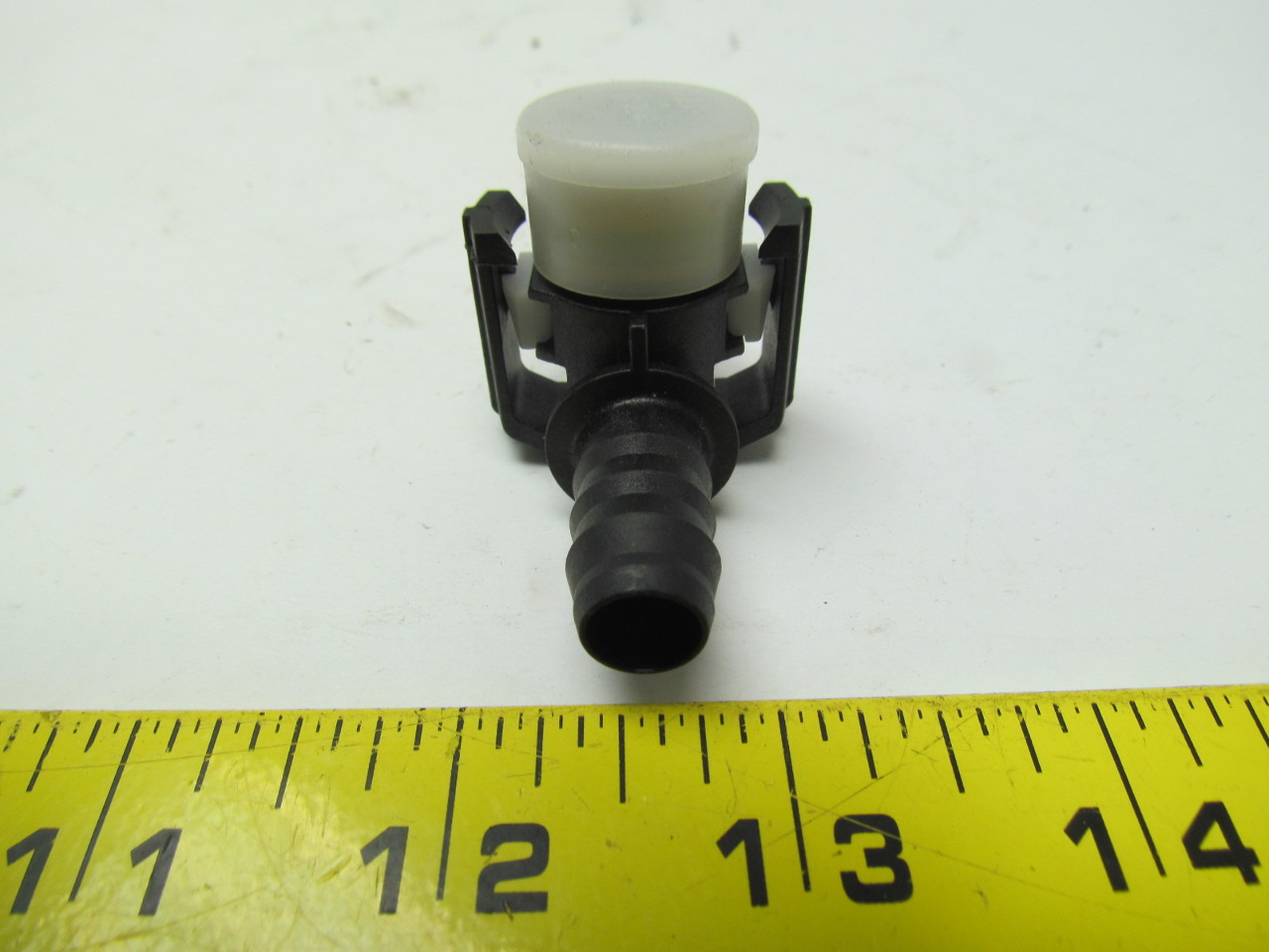 International navistar 3533425C3 Fuel line fitting RV diesel truck lot