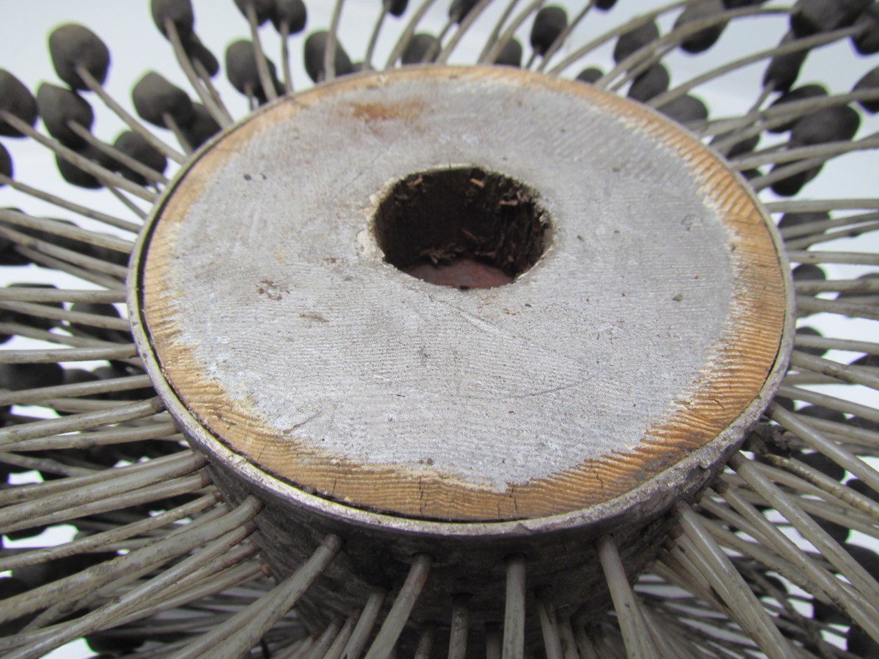 GBD Wood core 12" (305mm) dia silicon carbide 240 grit cylinder ball