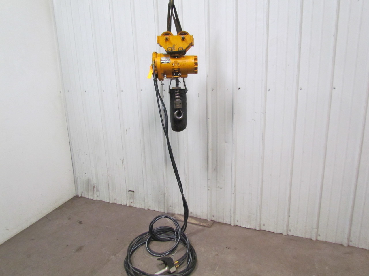 Ingersoll Rand 1/2 Ton Air Pneumatic Chain Hoist 25'Lift Pendant