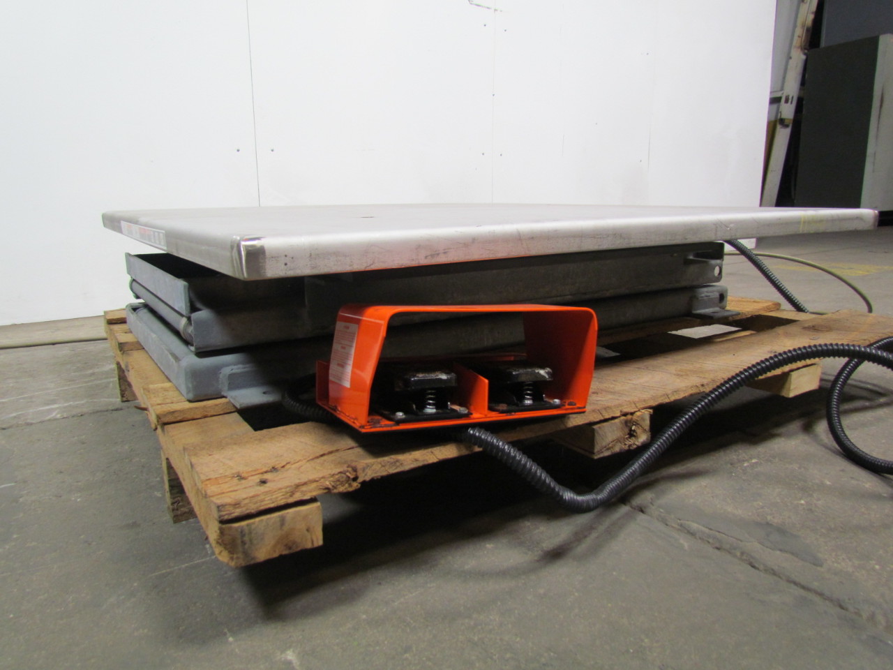 American lifts T36044 4000Lb Cap. Scissor lift table 4'x4' SS Top Galv