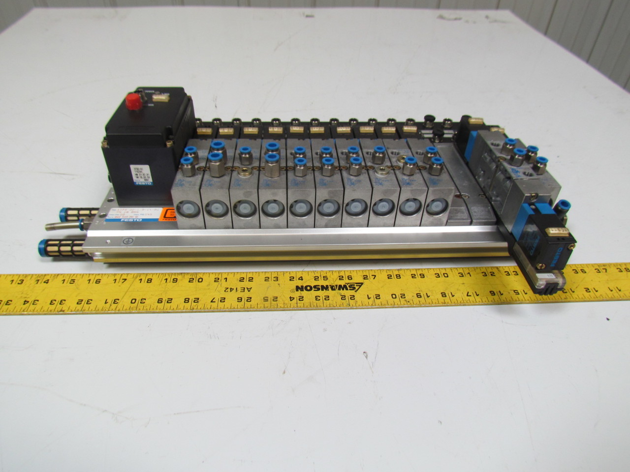 Festo IIFB021/814BU Pneumatic manifold block 14 valve 24VDC max PSI