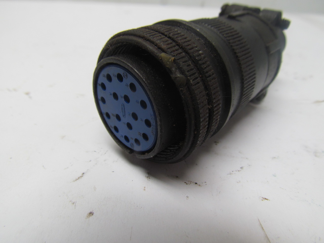 DDK 2029SF 17 pin circular connector socket plug w/housing