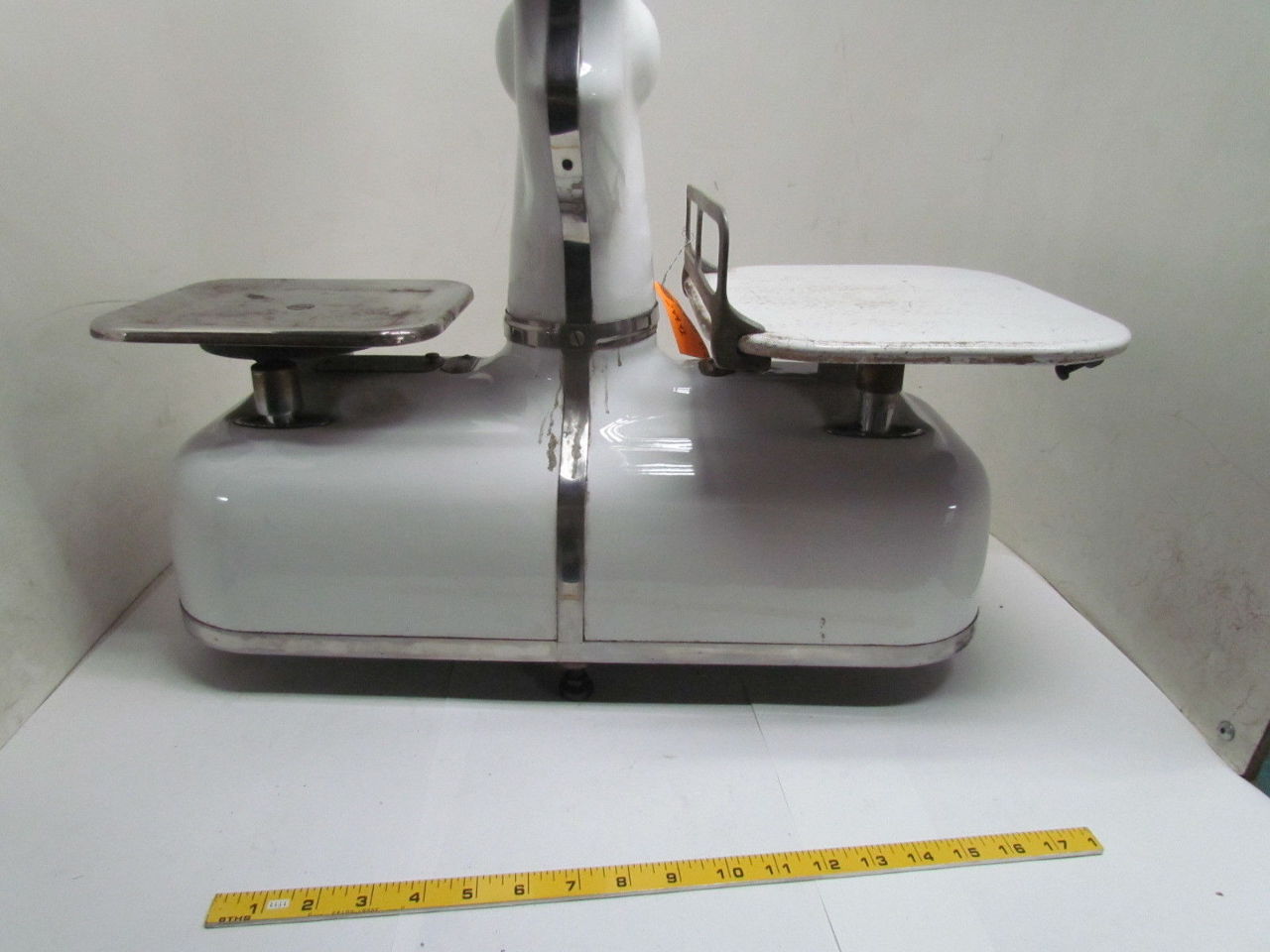 Toledo Computagram White Porcelain Countertop Scale 30 lbs capacity 30