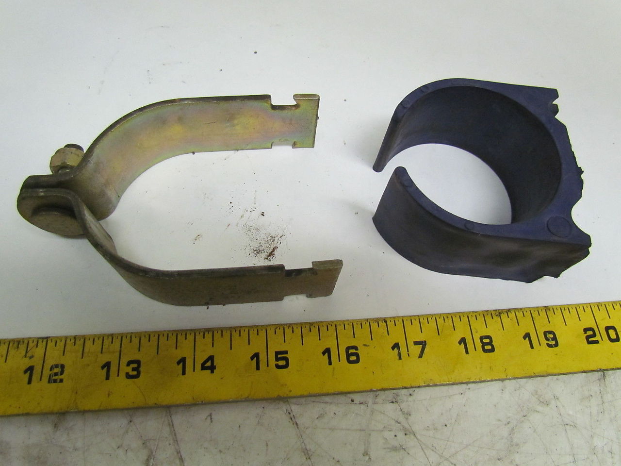Hydro Craft WS32P 2" Pipe Clamp Unistrut 032N036 Cushion Clamp Lot of