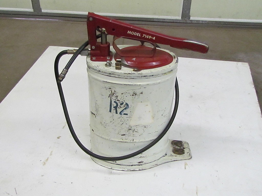 Alemite 02571494 MultiPressure Manual Grease & Oil Pump 25005000