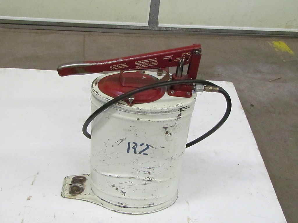 Alemite 02571494 MultiPressure Manual Grease & Oil Pump 25005000