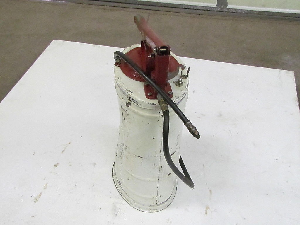 Alemite 02571494 MultiPressure Manual Grease & Oil Pump 25005000