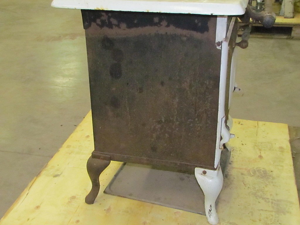 Vintage 4Burner Gas Stove Range Antique Geo D Roper Corp Model 269 66