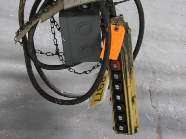 ROBBIN & MYER/DELTA SPACEMASTER II 2 Ton Top Running Bridge Crane