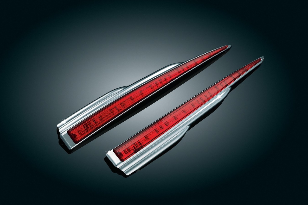 Kuryakyn Chrome Rear Led Light bar 0913 Harley Davidson Trikes FLHXXX