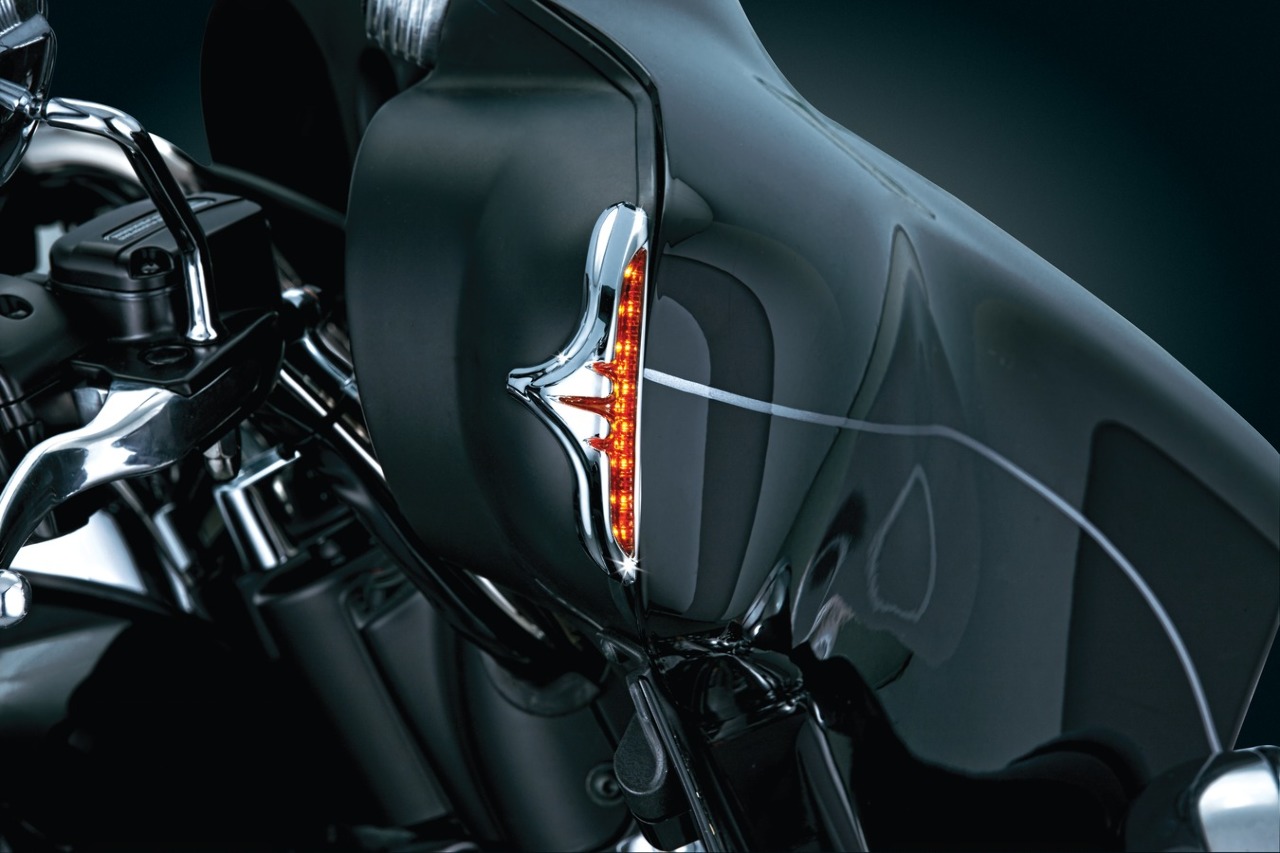 Kuryakyn Fairing Vent Accent 14-Up Touring Chrome
