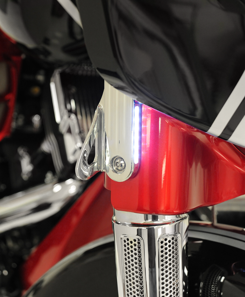 Custom Dynamics chrome LED turn signal 1417 Harley Street Glide FLHX FLHXS