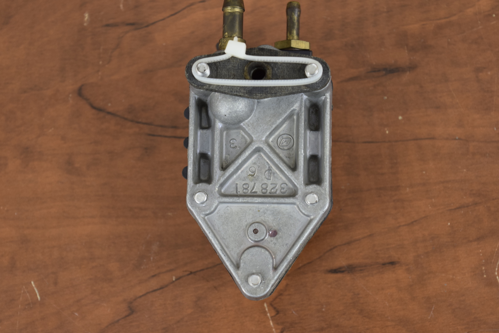 REBUILT W/ KIT! 19902005 Johnson Evinrude Fuel Pump 433386 20 25 28 30