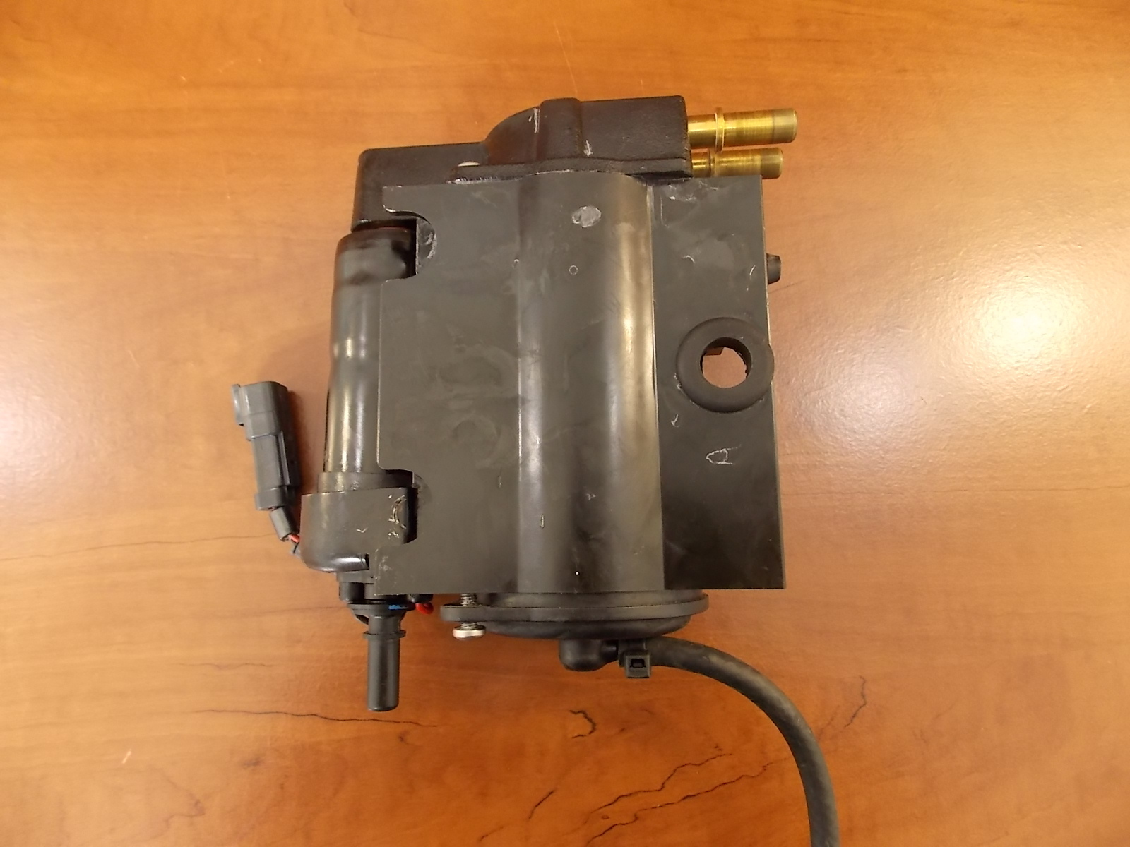 Johnson Evinrude Ficht Vapor Separator Fuel Pump 439347 19982000 75150 HP