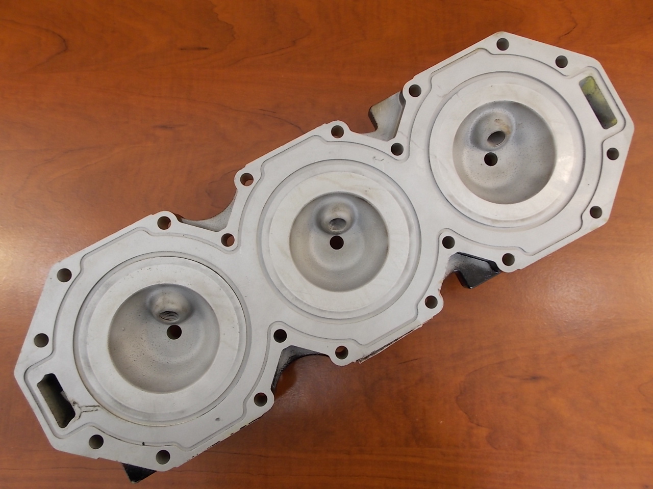 Mercury Cylinder Head STBD 20002008 / 200 225 HP 858485T3 858485T6