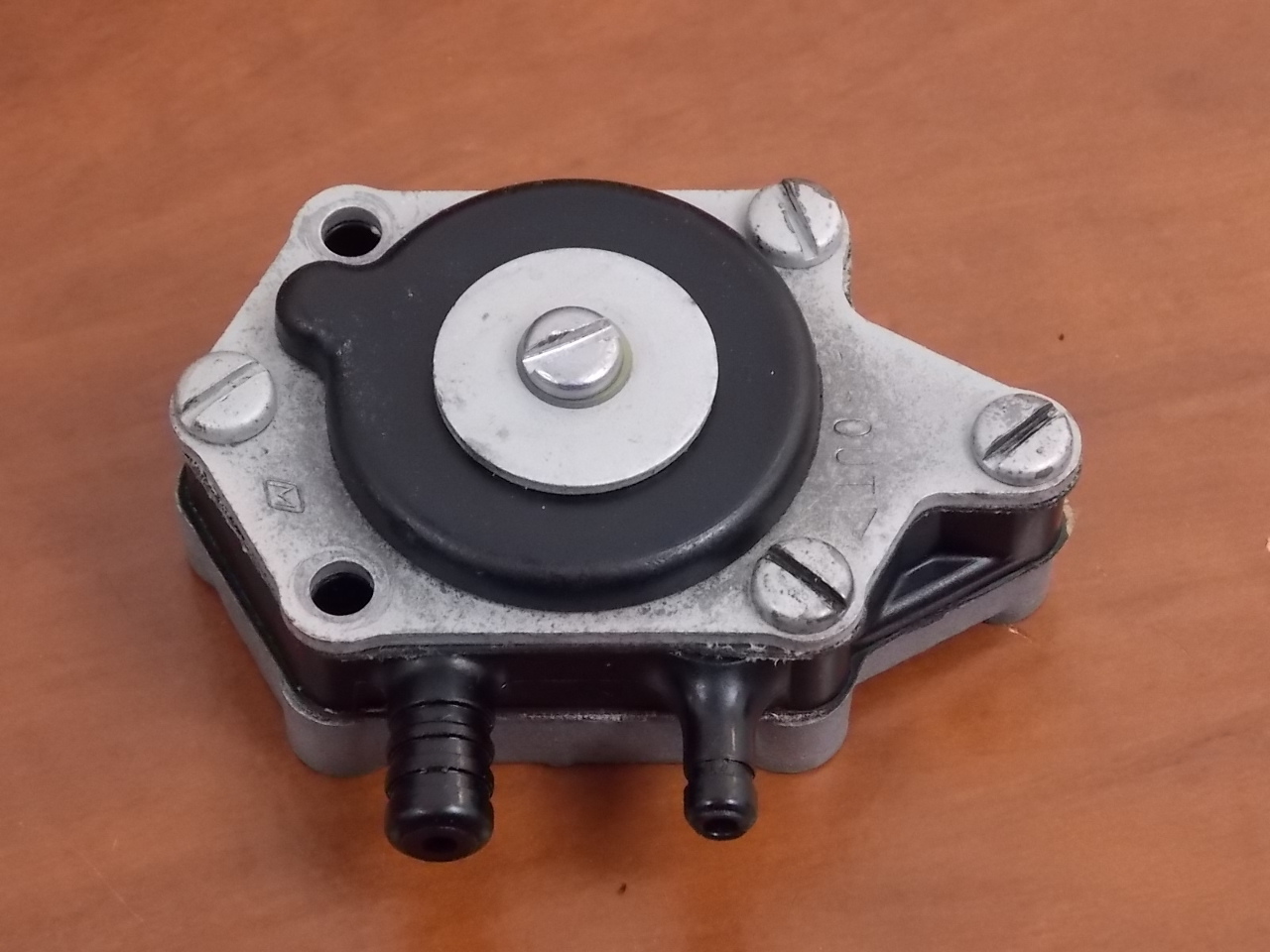 Johnson Evinrude Fuel Pump 1964-1967 9.5 HP 379452 0379452 22255 FLP