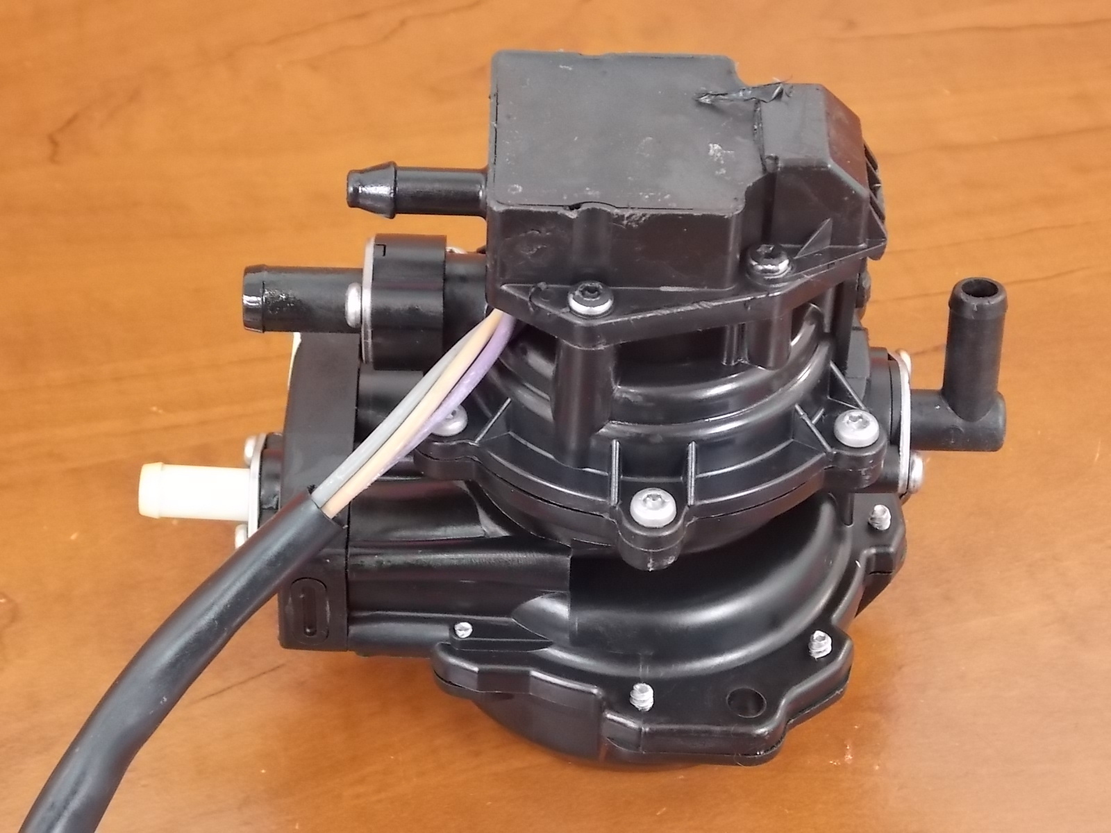 Rebuilt Johnson Evinrude 4 Wire VRO Pump 50300 hp 199197 175109