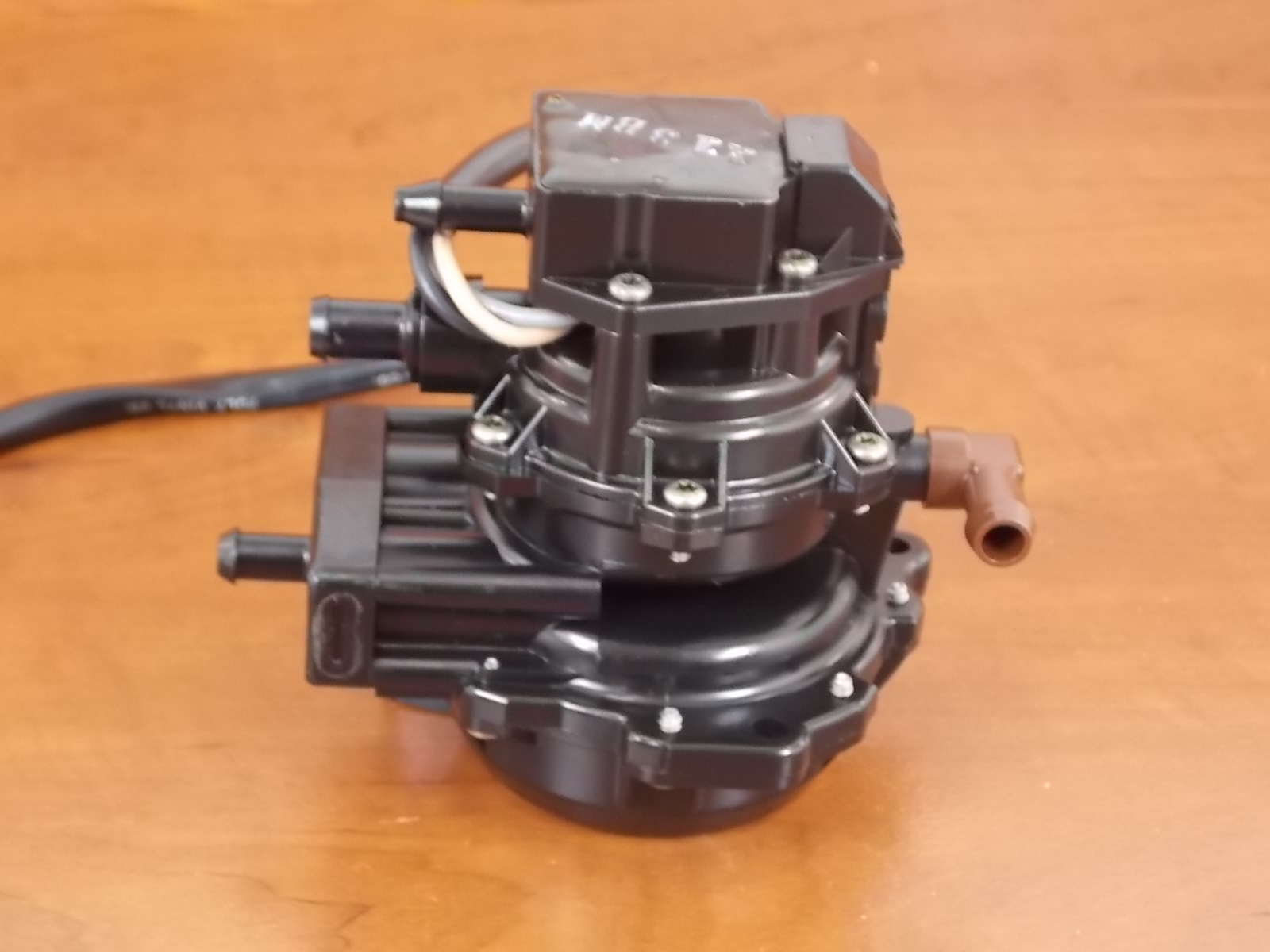 Rebuilt Johnson Evinrude 3 Wire VRO Pump 198690 60225 HP 174304