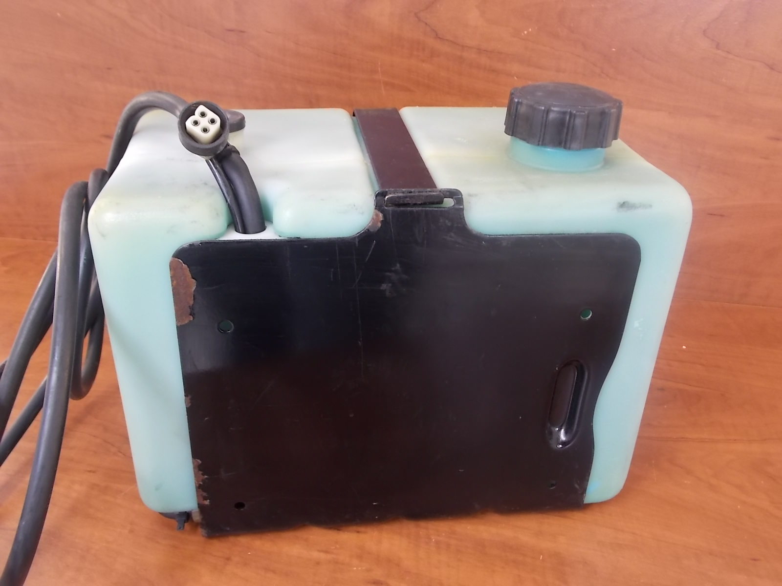 Yamaha Oil Tank w/ Oil Feed Pump 10.5L 19842015 115250 HP 6E5217330200