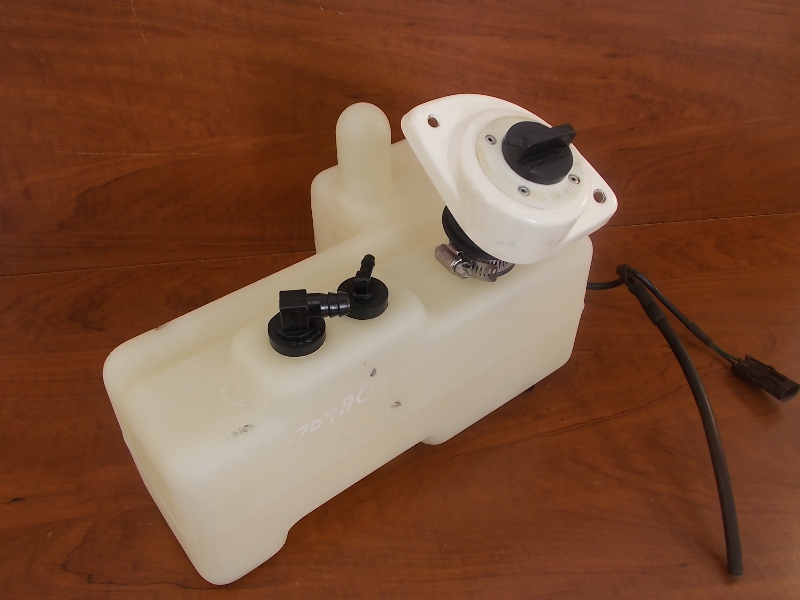 Bombardier SeaDoo Ski Doo Oil Tank Reservoir and Fill Neck 275000021 275000077 Southcentral