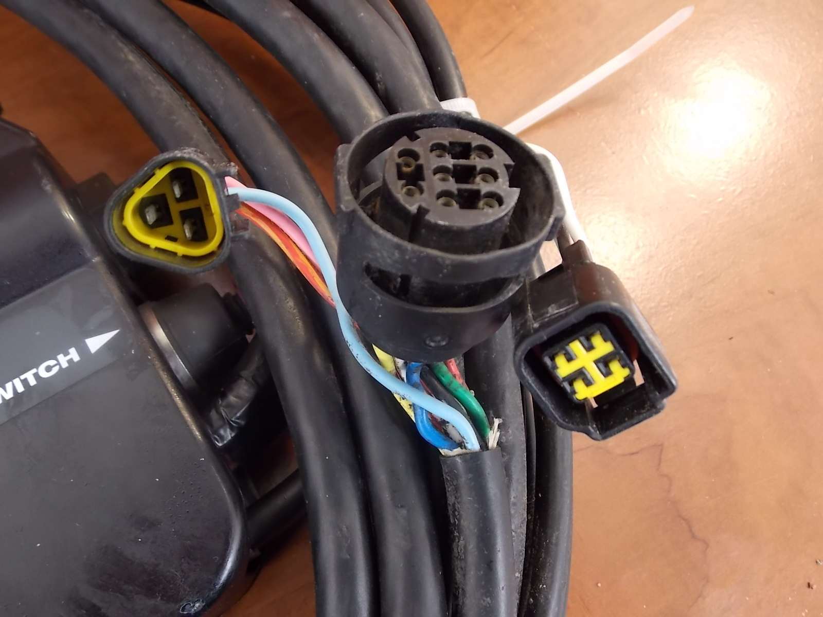 Tohatsu Nissan Side Mount Control Box with 9 Ft Cables & Trim Switch No