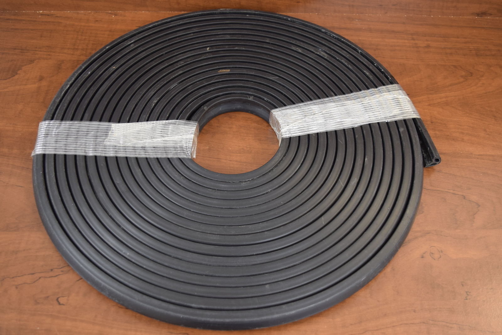 New Ranger Z520 Black Rub Rail 45 ft Southcentral Outboards