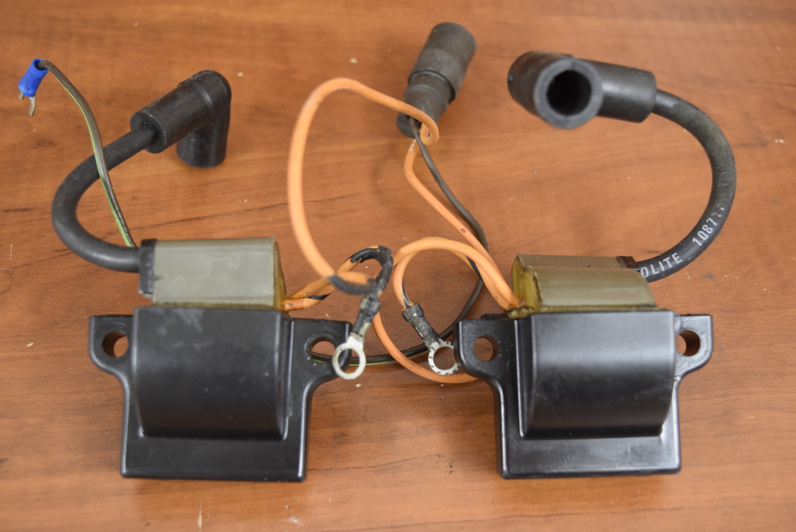 Johnson Evinrude Ignition Coil Assembly 581997 25 35 HP 1979