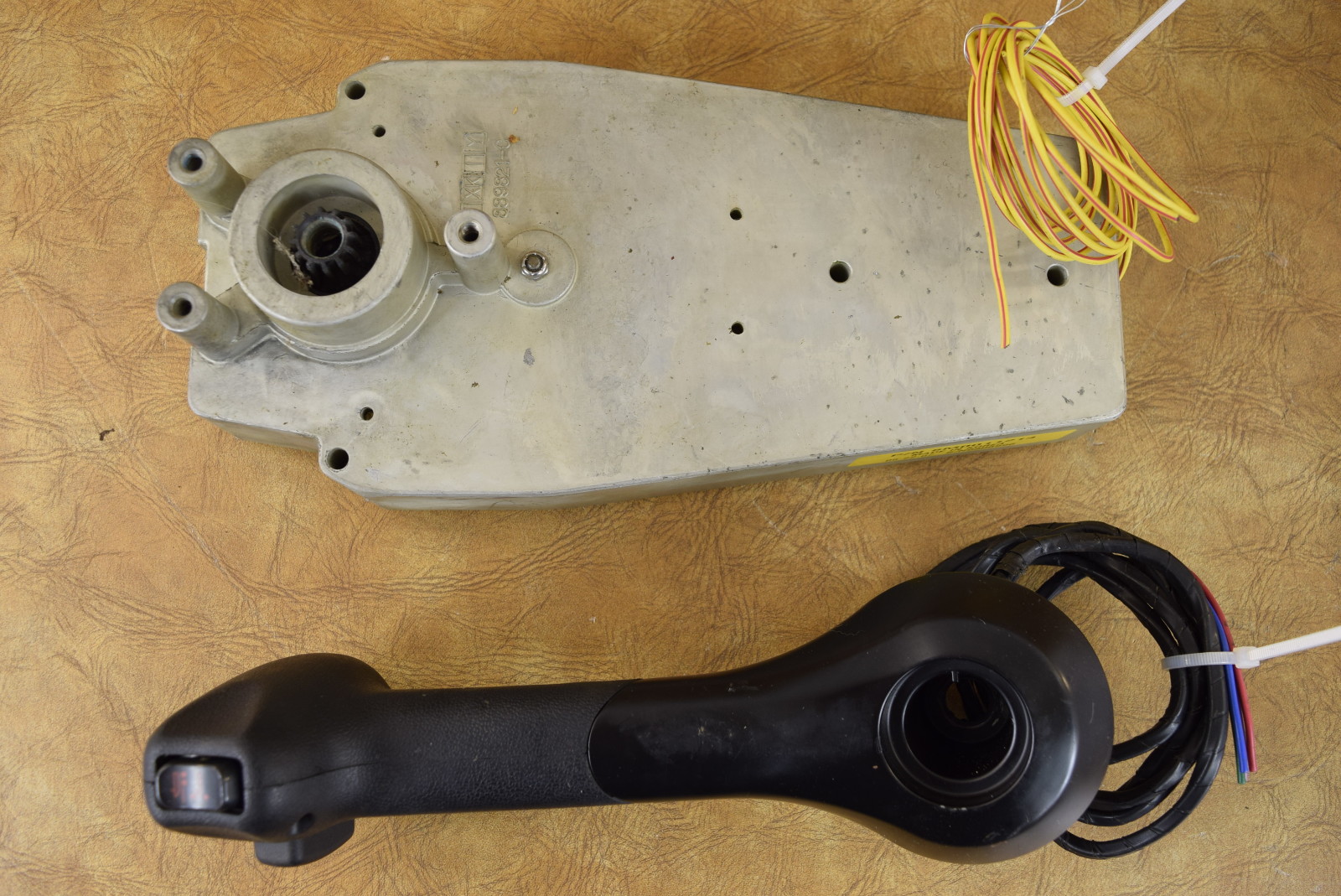 Mercury Concealed Side Mount Remote Control Box wth Trim Switch and