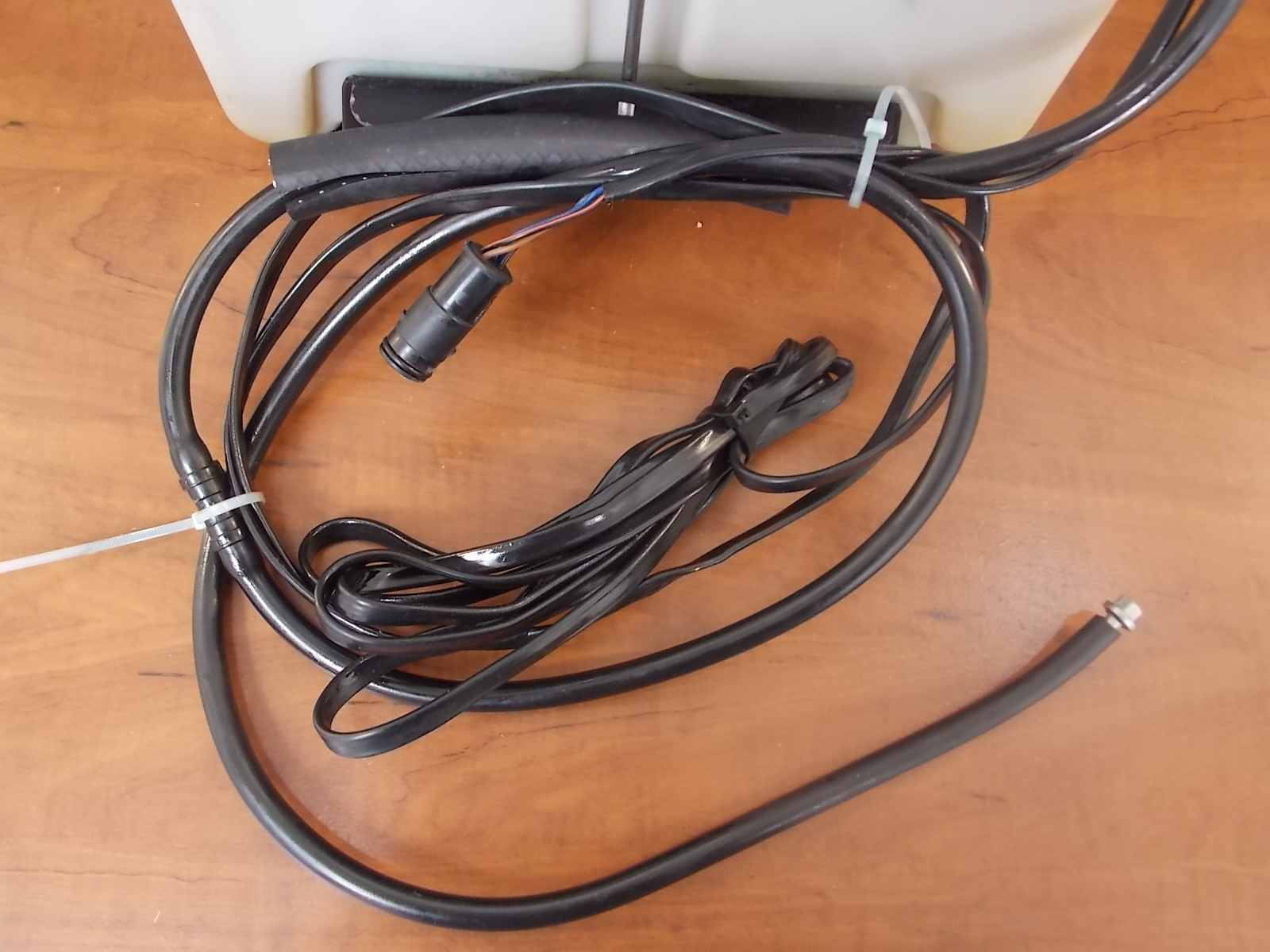 Yamaha Oil Tank w/ Oil Feed Pump 10.5L 19842015 115250 HP 6E521733