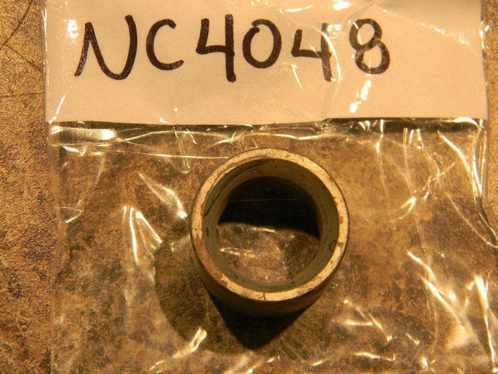 New Johnson Evinrude OMC Water Tube Bushing 305468 NC4048