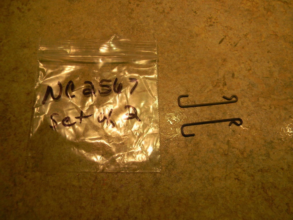 Johnson Evinrude OMC New 1971-01 Link Spring Set of 2 203700 2567 NCB