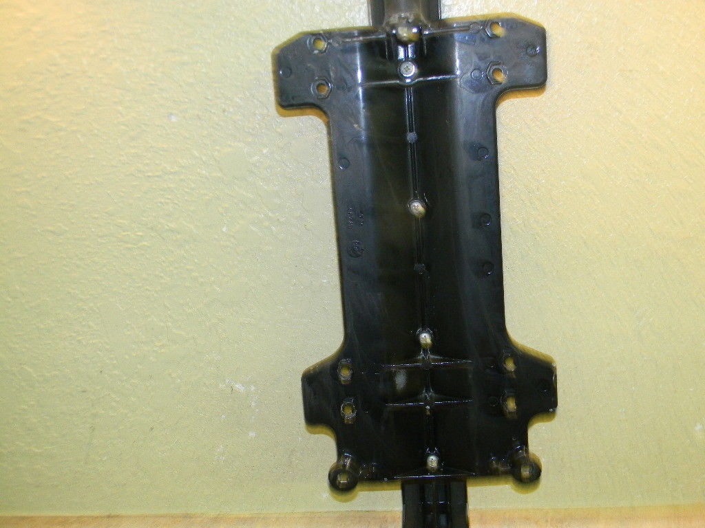 Mercury rear cowl bracket assy 76258A2 19761988 135 150 175 200 220 HP