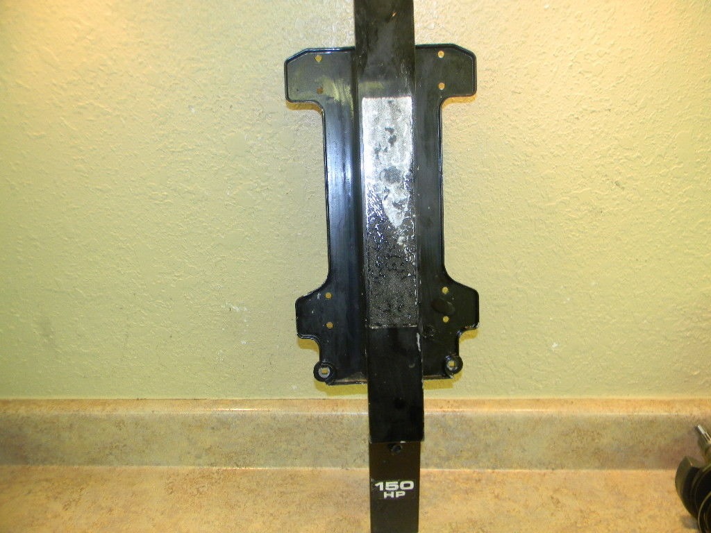 Mercury rear cowl bracket assy 76258A2 19761988 135 150 175 200 220 HP