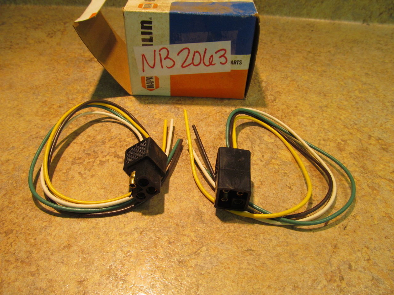 NEW NAPA Brand Echlin Trailer Wiring Harness Connector TC6570